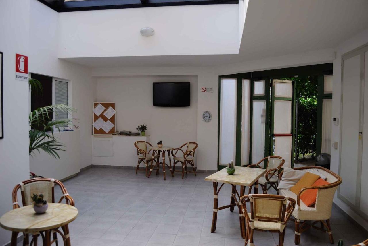 Apartment In Marina Di Massa - Toskana 24103 ภายนอก รูปภาพ
